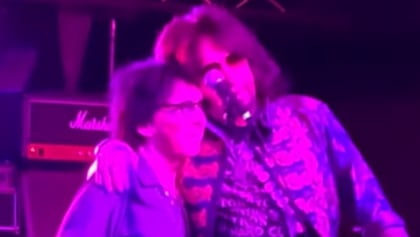 Watch: PETER CRISS And ACE FREHLEY Reunite On Stage At Nashville's CREATURES FEST